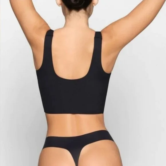 SKIMS Naked Scoop Tank Bra - Onyx - Picture 2 of 5
